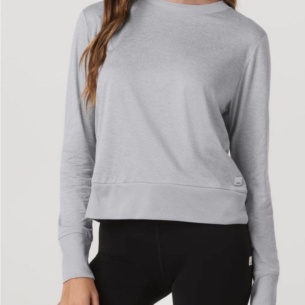 Vuori Daydream Crew Light Gray Women’s Long Sleeve Pullover Top